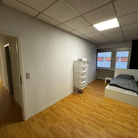 10 Personen - 6 Einzelzimmer Parkplatz Lkw * Dreieich