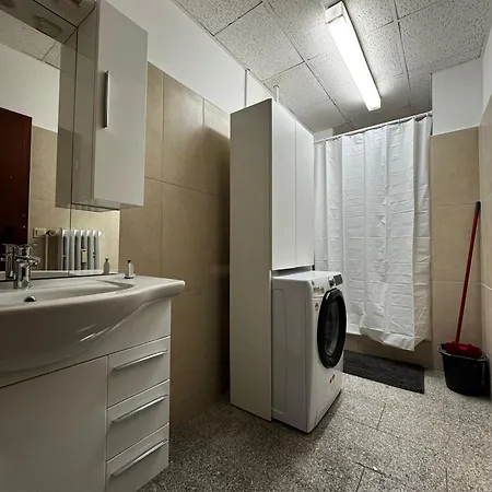 Διαμέρισμα 10 Personen - 6 Einzelzimmer Parkplatz Lkw Dreieich