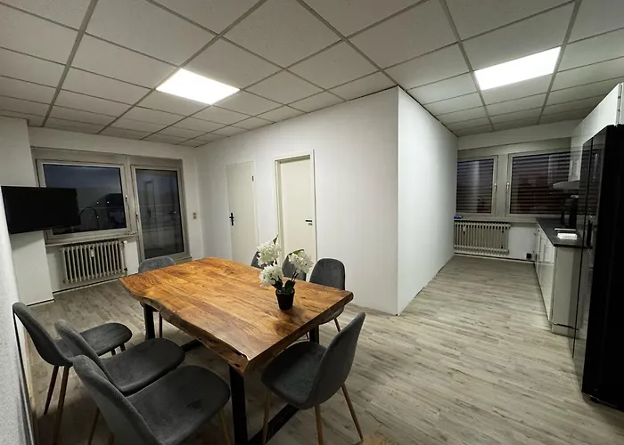 10 Personen - 6 Einzelzimmer Parkplatz Lkw Апартаменты *