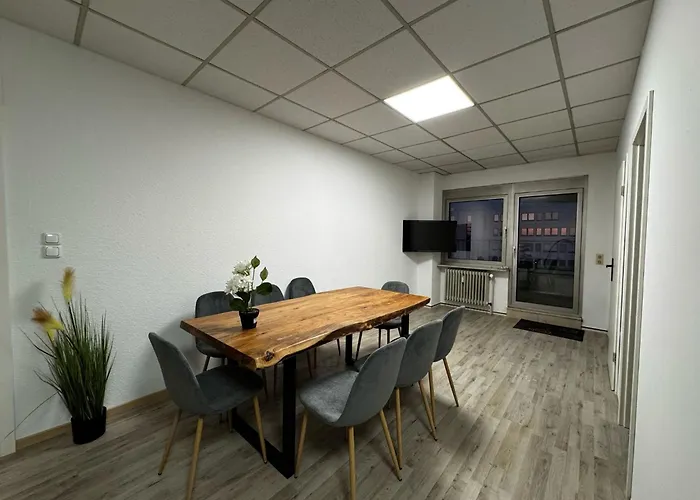 10 Personen - 6 Einzelzimmer Parkplatz Lkw Драйайх